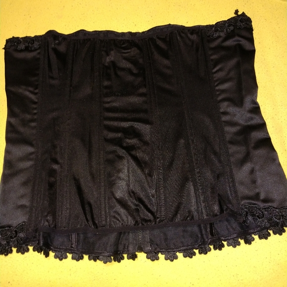 Gothic zip front satin corset - Picture 4 of 9